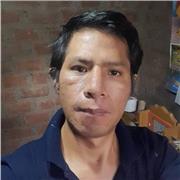 Profesor de ingles imparte clases a niños adolescentes y adultos